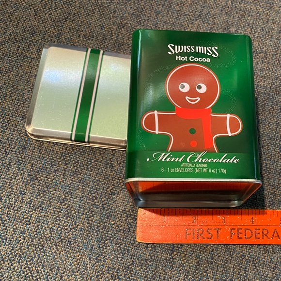Fun!🎄 Swiss Miss ❄️ Hot Cocoa Christmas Tins ⭐️ Empty ⭐️ Lot of 4 Collectibles - Picture 10 of 13